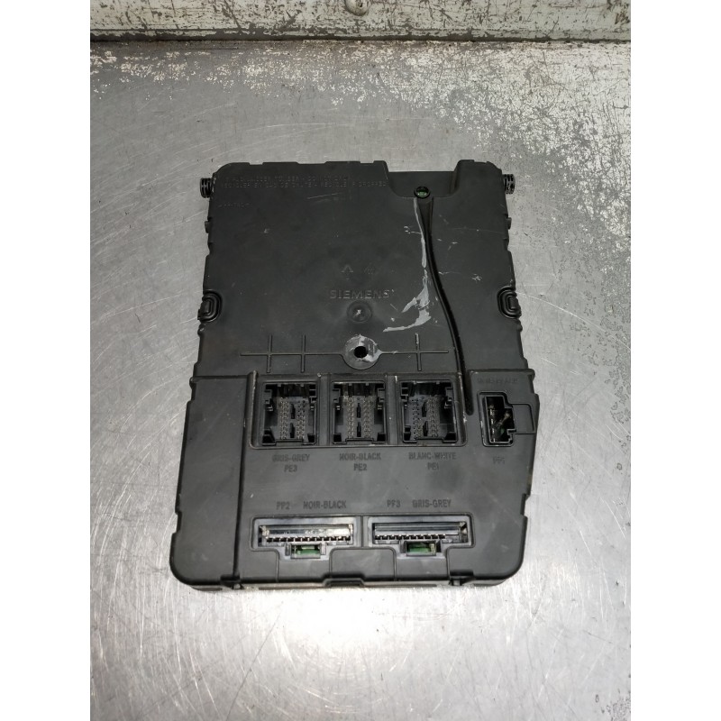 Recambio de modulo electronico para renault scenic ii referencia OEM IAM 8200606826  