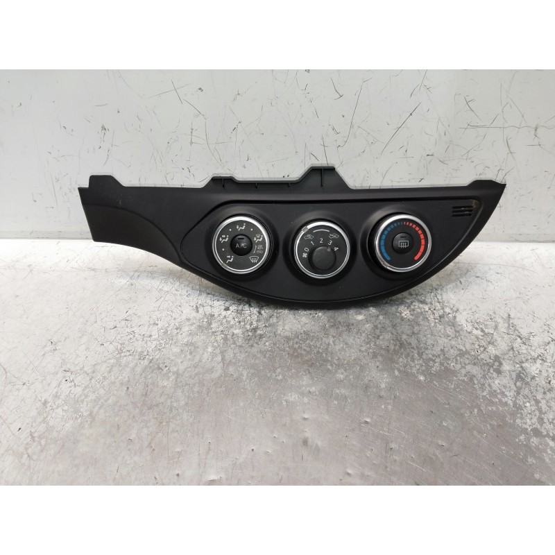 Recambio de mando calefaccion / aire acondicionado para toyota yaris 1.3 16v cat referencia OEM IAM 554060D390  3P