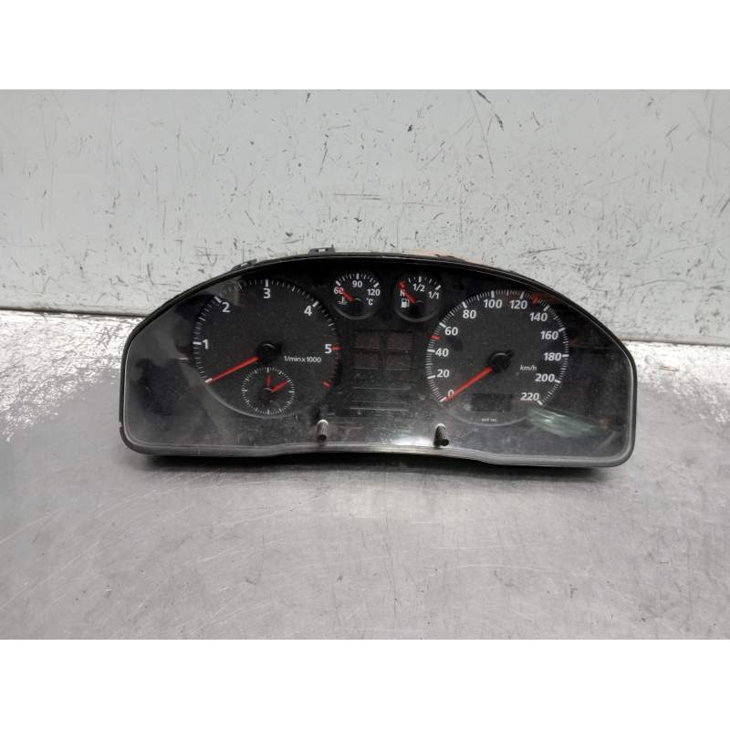 Recambio de cuadro instrumentos para audi a4 berlina (b5) 1.9 tdi referencia OEM IAM 110008835001  