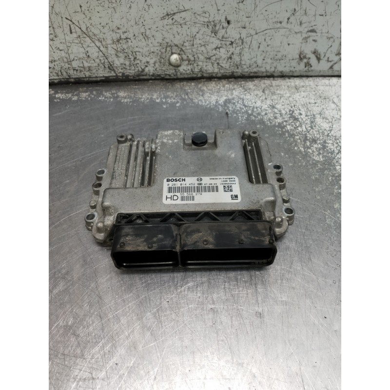 Recambio de centralita motor uce para opel zafira b referencia OEM IAM 0281014452 55566279 