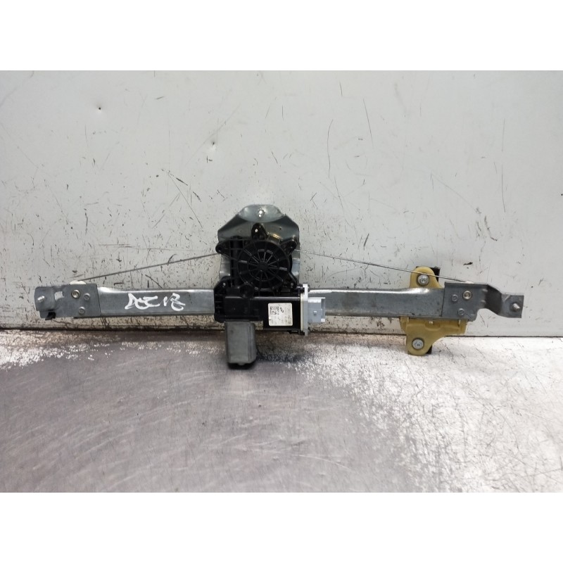 Recambio de elevalunas delantero izquierdo para renault captur referencia OEM IAM 128001502B 3R4654 9030320C 5P