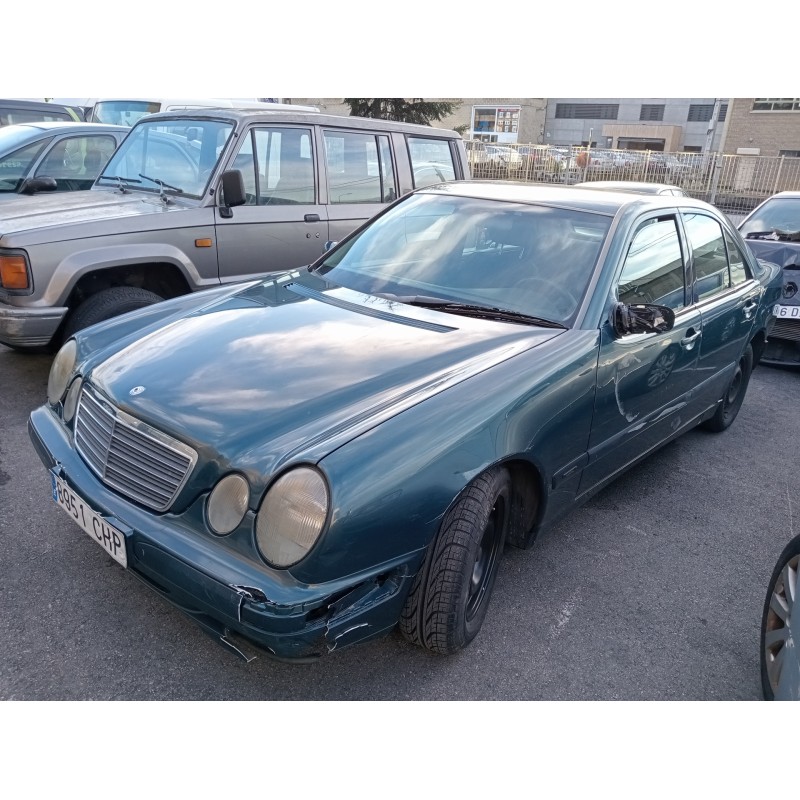 mercedes clase e (w210) berlina del año 2000