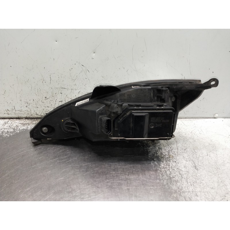 Recambio de faro derecho para ford focus berlina (cak) ambiente referencia OEM IAM   