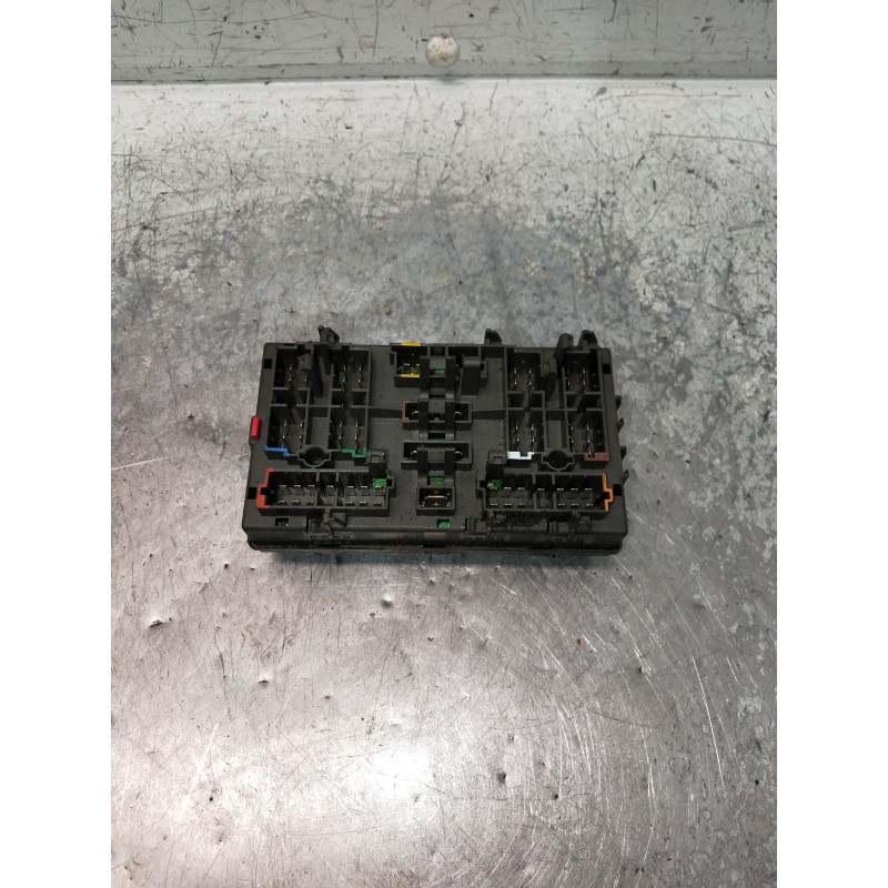 Recambio de caja reles / fusibles para peugeot expert kombi referencia OEM IAM 9631527980  