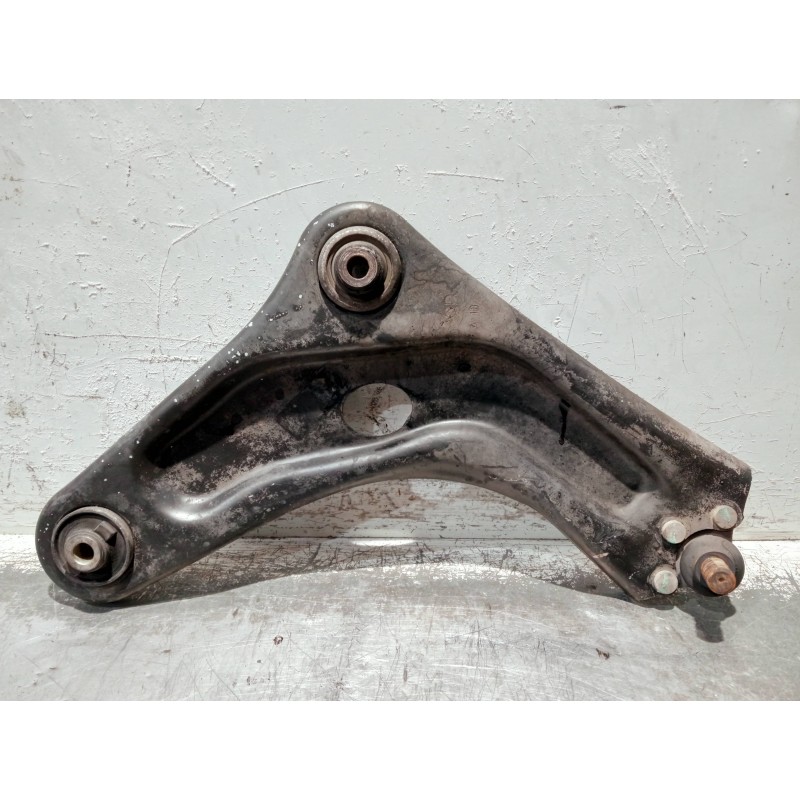 Recambio de brazo suspension inferior delantero derecho para peugeot 207 1.6 hdi referencia OEM IAM   