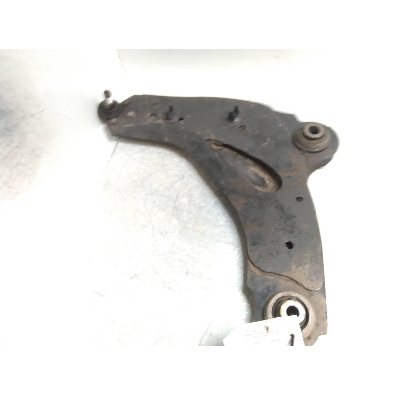 Recambio de brazo suspension inferior delantero izquierdo para opel vivaro combi 2.7t corto referencia OEM IAM   