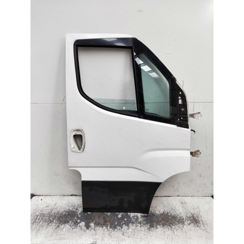 Recambio de puerta delantera derecha para iveco daily furgón referencia OEM IAM   5P