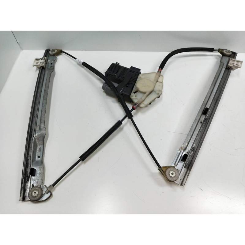 Recambio de elevalunas delantero izquierdo para citroën c4 grand picasso millenium referencia OEM IAM 9674032780 400963F 2010
