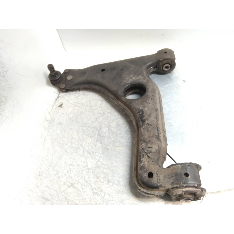 Recambio de brazo suspension inferior delantero izquierdo para opel zafira b 1.9 cdti referencia OEM IAM   