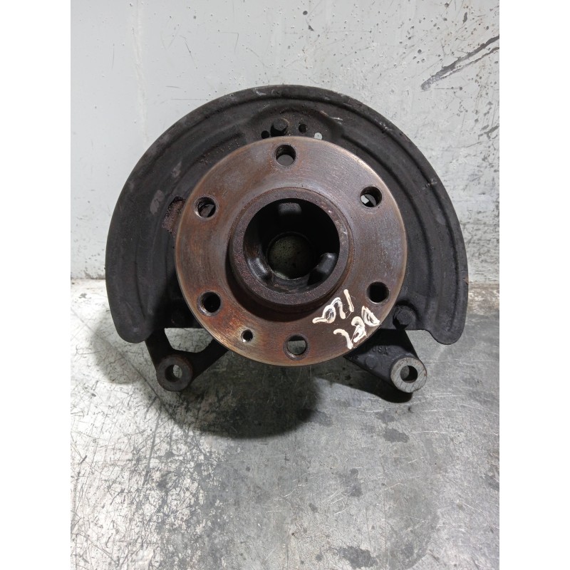 Recambio de mangueta delantera izquierda para iveco daily furgón referencia OEM IAM 5801564382  