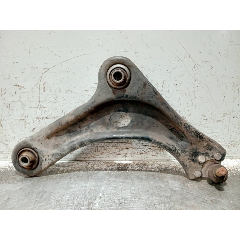 Recambio de brazo suspension inferior delantero derecho para peugeot 208 referencia OEM IAM   