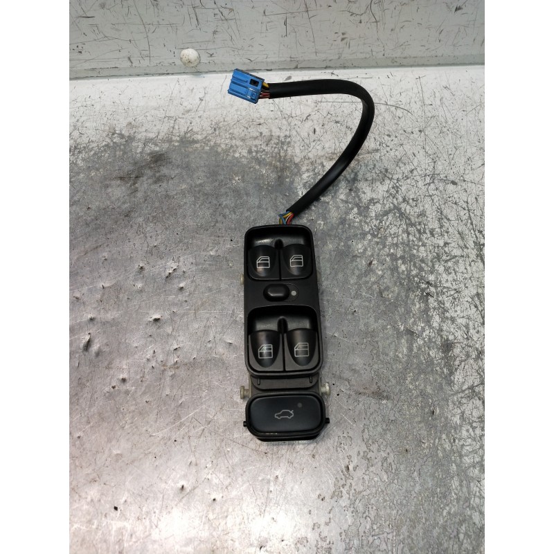 Recambio de mando elevalunas delantero izquierdo para mercedes clase c (w203) berlina referencia OEM IAM A2038200110 131101FQ03 