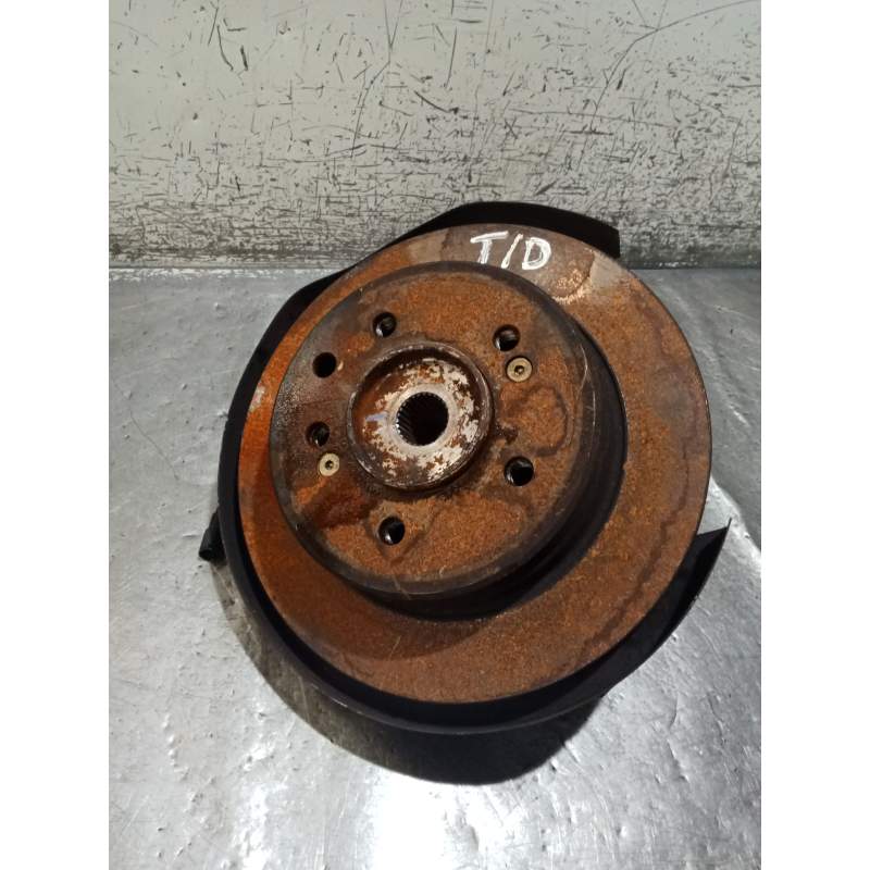 Recambio de mangueta trasera derecha para ssangyong rodius i 2.7 xdi referencia OEM IAM  27XDI 2005