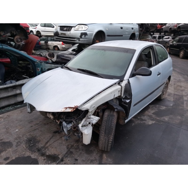 seat ibiza (6l1) del año 2003