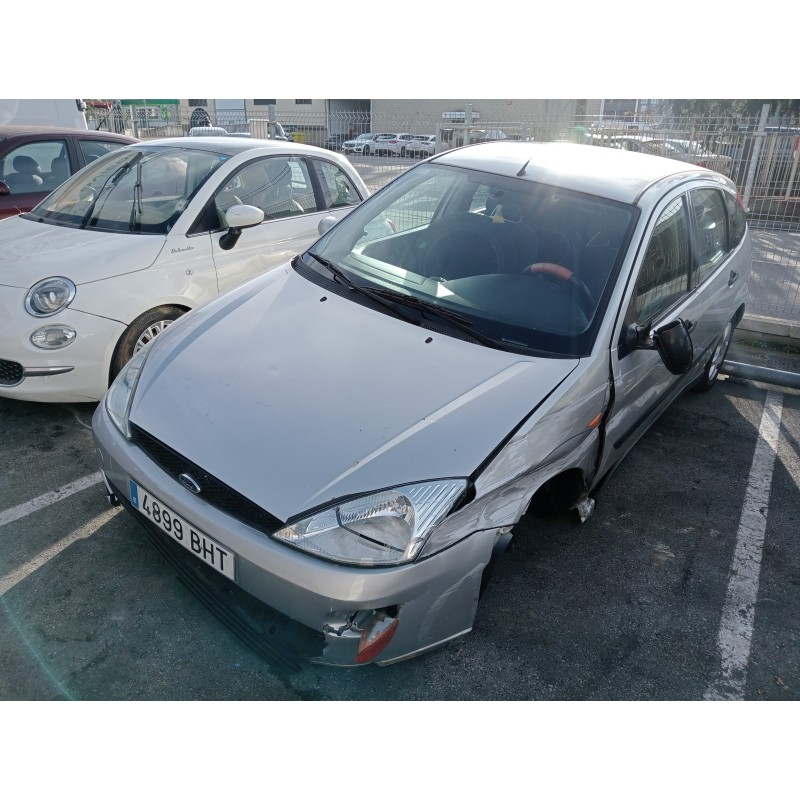 ford focus berlina (cak) del año 2001