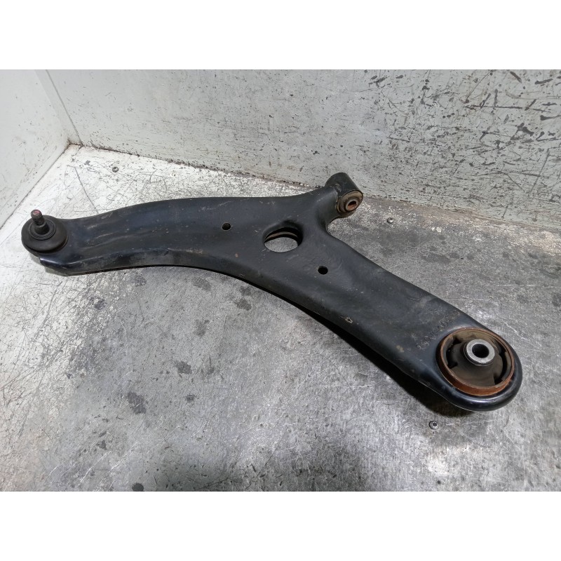 Recambio de brazo suspension inferior delantero derecho para hyundai ix20 referencia OEM IAM 545011P000  