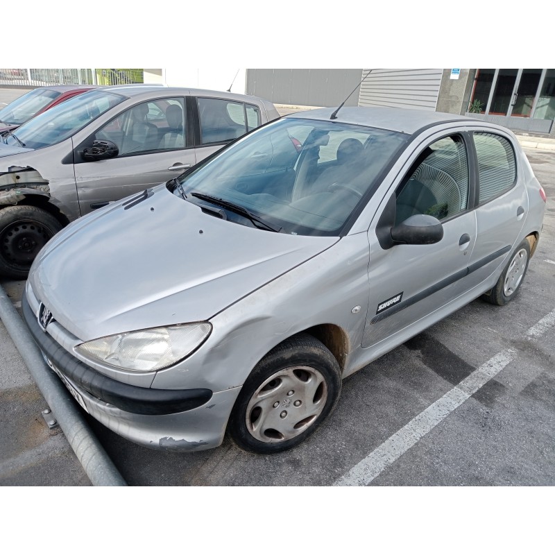 peugeot 206 berlina del año 2000