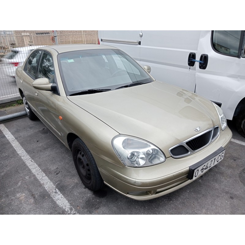 daewoo nubira berlina del año 2000