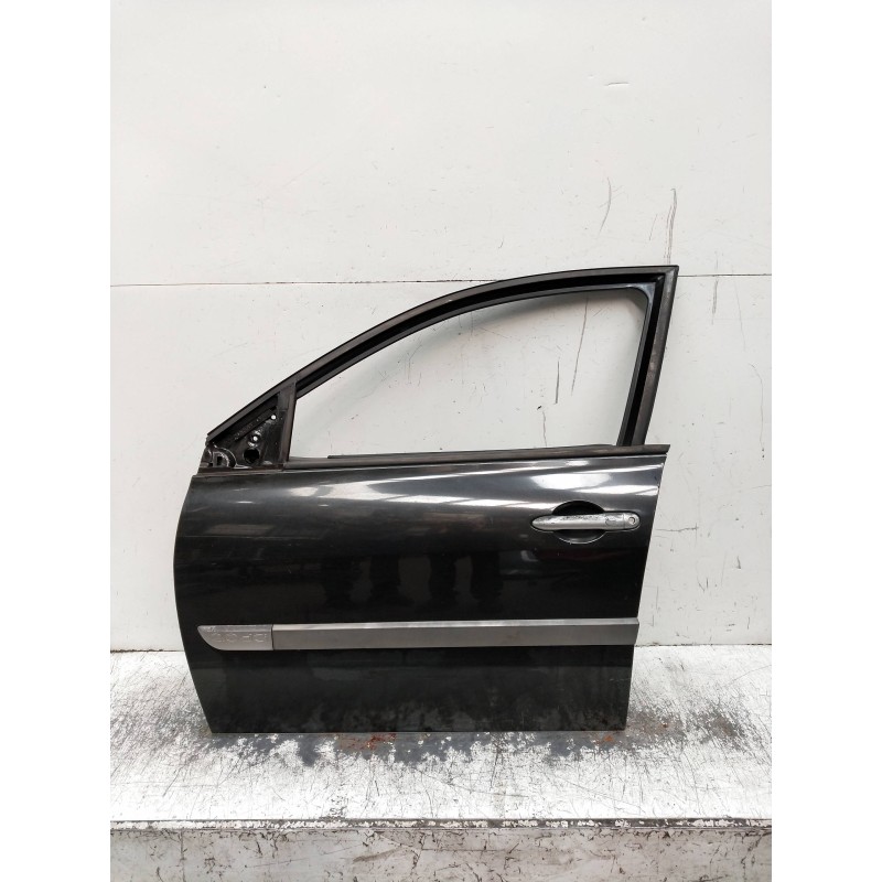 Recambio de puerta delantera izquierda para renault megane ii berlina 5p referencia OEM IAM   5P