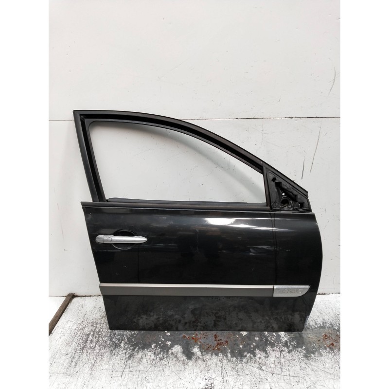 Recambio de puerta delantera derecha para renault megane ii berlina 5p referencia OEM IAM   5P