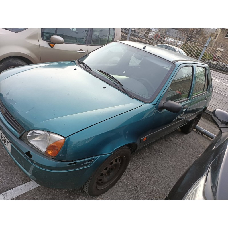 ford fiesta berlina (dx) del año 2000