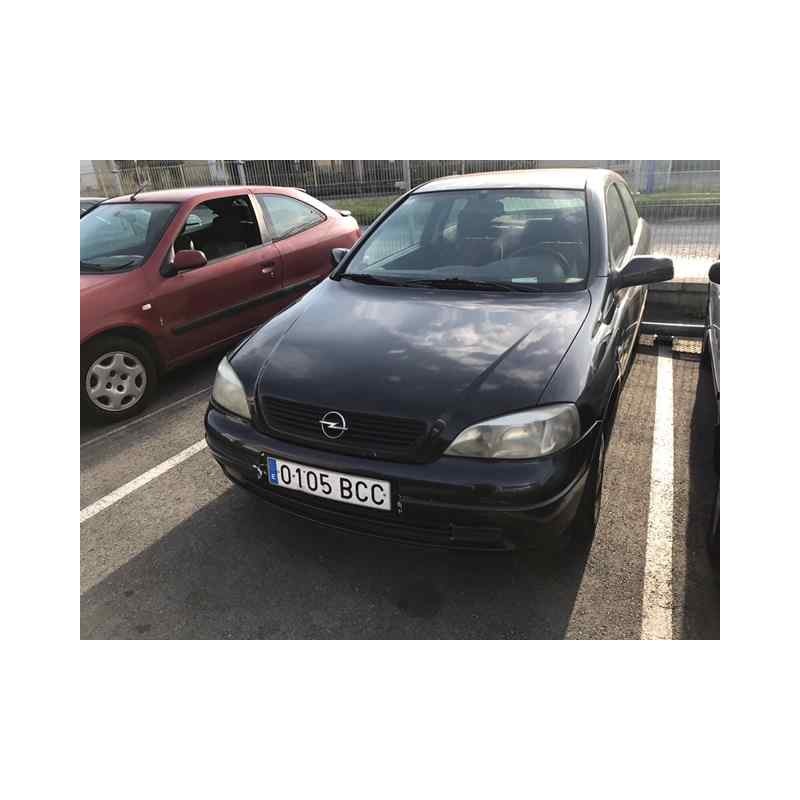 opel astra g berlina del año 2000