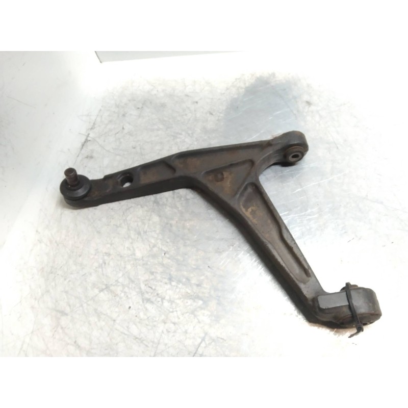 Recambio de brazo suspension inferior delantero izquierdo para peugeot 205 berlina 1.8 turbodiesel cat referencia OEM IAM   