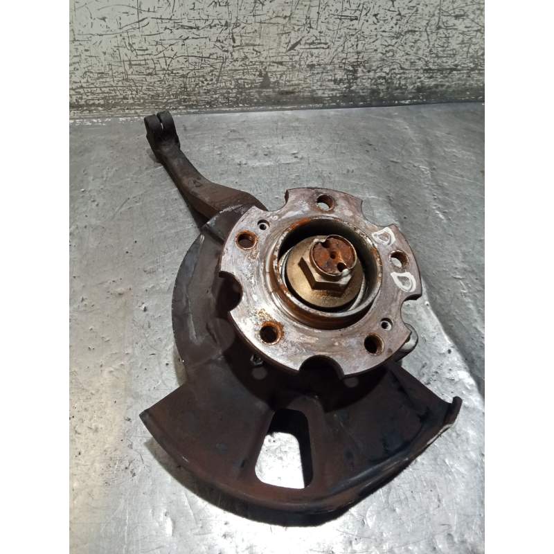 Recambio de mangueta delantera derecha para ssangyong rodius i 2.7 xdi referencia OEM IAM  27XDI 2005