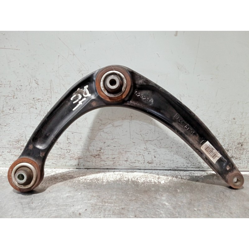 Recambio de brazo suspension inferior delantero derecho para peugeot 5008 referencia OEM IAM 823214 7ATGM2 