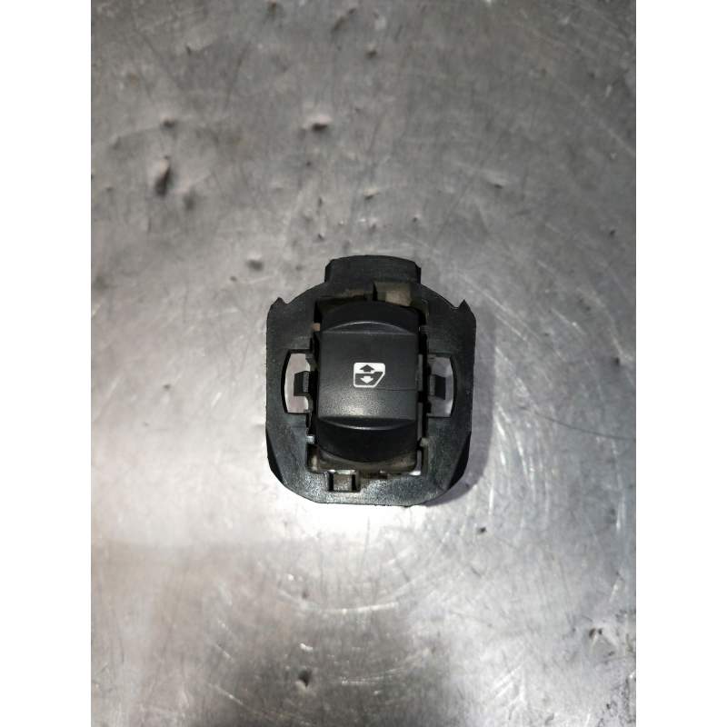Recambio de mando elevalunas delantero derecho para renault laguna ii (bg0) referencia OEM IAM  5P 2005