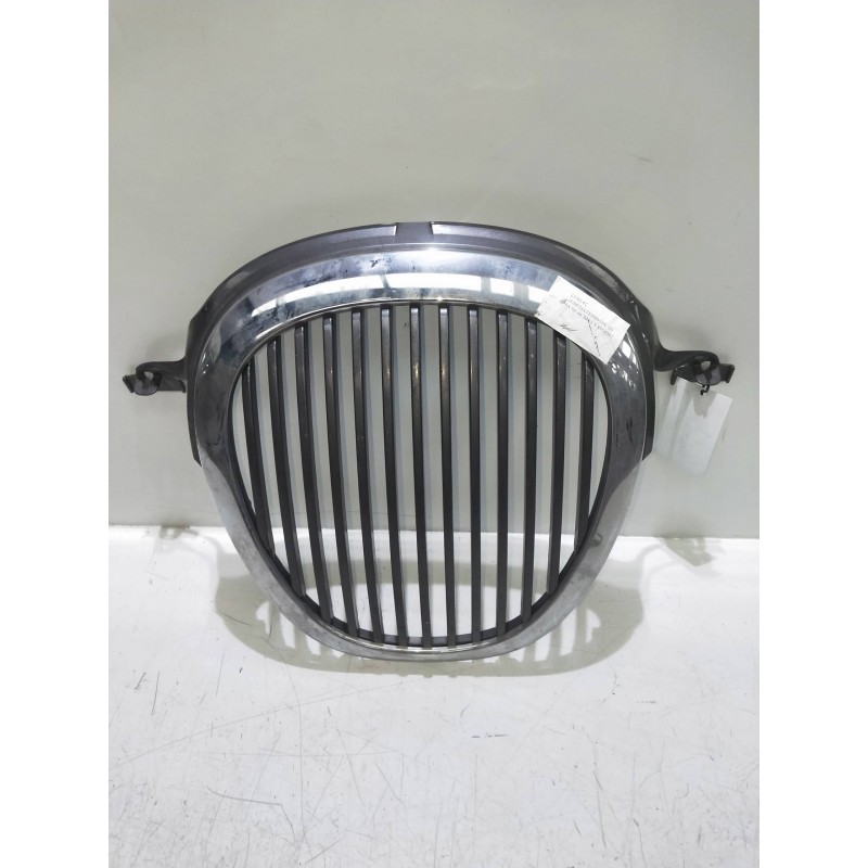 Recambio de rejilla delantera para jaguar s-type 3.0 v6 24v cat referencia OEM IAM   