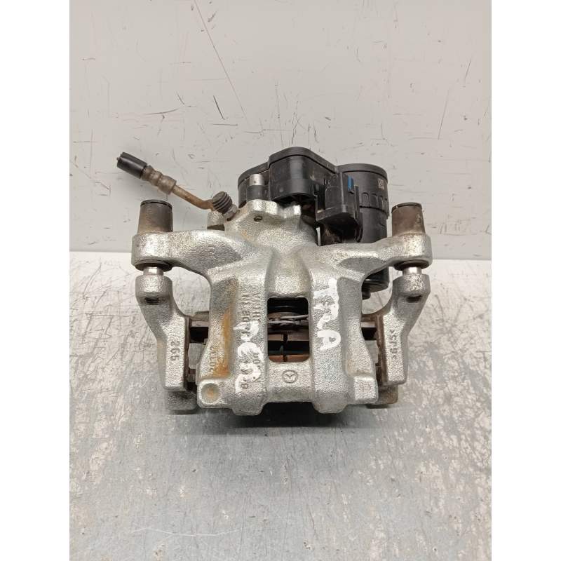Recambio de pinza freno trasera derecha para mazda 3 berlina (bp) evolution referencia OEM IAM BCKA26980A  