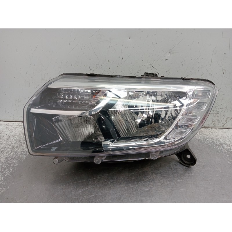 Recambio de faro izquierdo para dacia sandero referencia OEM IAM 260604218R  