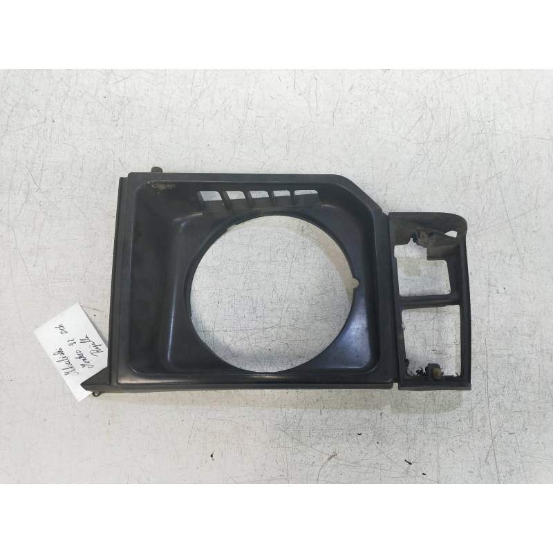 Recambio de rejilla delantera para mitsubishi montero (l040) 2500 td (4-ptas.) referencia OEM IAM   