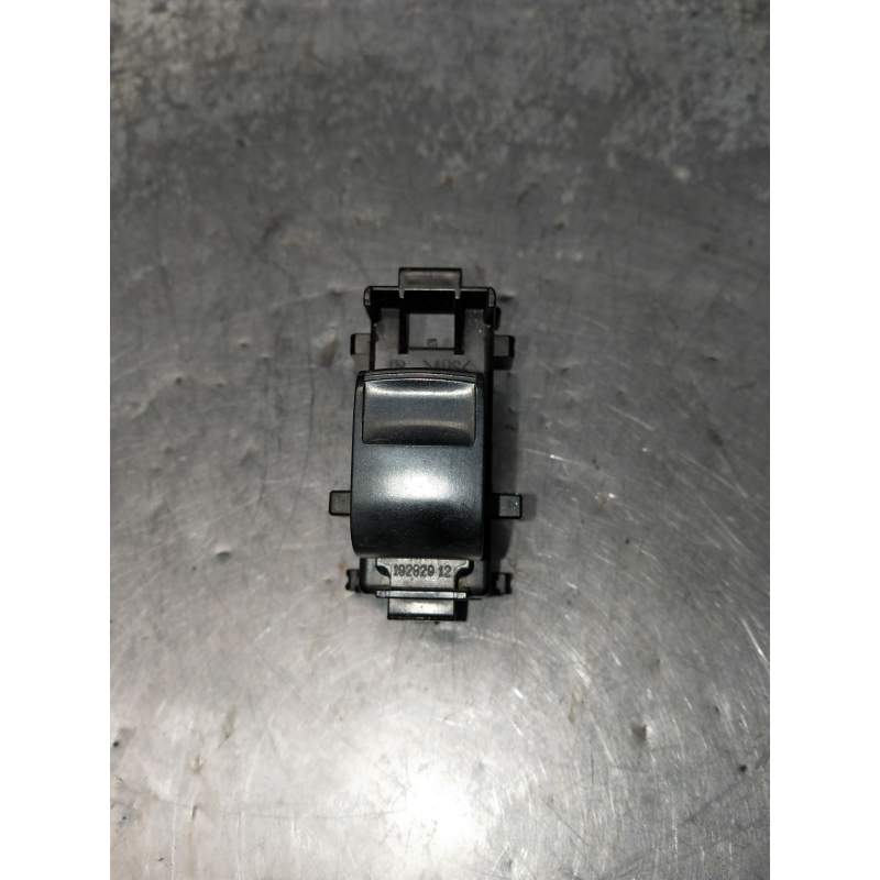 Recambio de mando elevalunas delantero derecho para toyota auris business referencia OEM IAM 8292X47  5P
