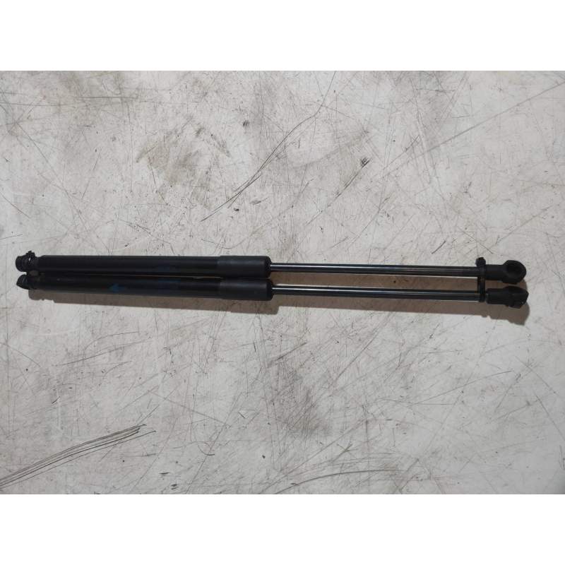 Recambio de amortiguadores maletero / porton para toyota auris 1.4 turbodiesel cat referencia OEM IAM 689600281  