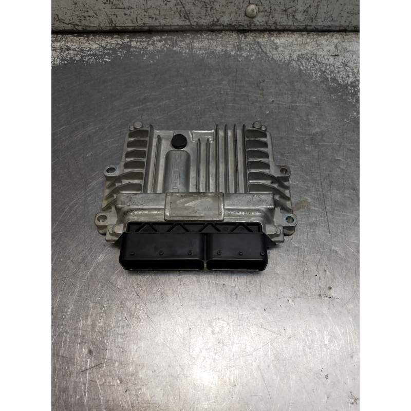 Recambio de centralita motor uce para ssangyong actyon 2.0 td cat referencia OEM IAM A6645406832 28256915 