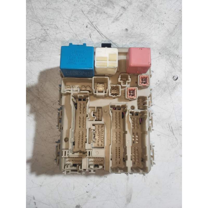 Recambio de caja reles / fusibles para toyota auris 1.4 turbodiesel cat referencia OEM IAM 330912G19 8273002J71 