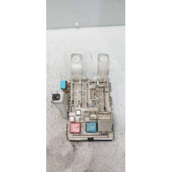 CAJA RELES / FUSIBLES 8273047290 8D190427 803110416 