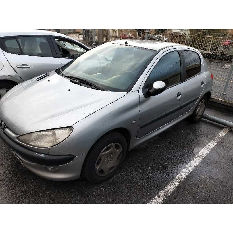 peugeot 206 berlina del año 2001