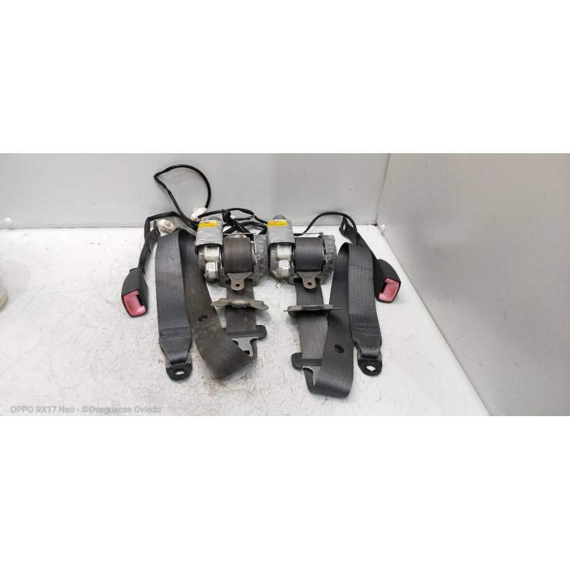 Recambio de juego cinturones delantero para toyota prius (nhw20) basis referencia OEM IAM   5P
