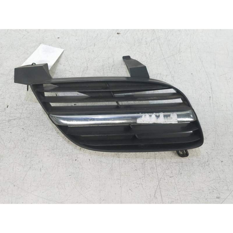 Recambio de rejilla delantera para nissan almera (n16/e) comfort referencia OEM IAM DERECHA  2000