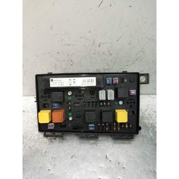 CAJA RELES / FUSIBLES 5DK00866802 14G 2004