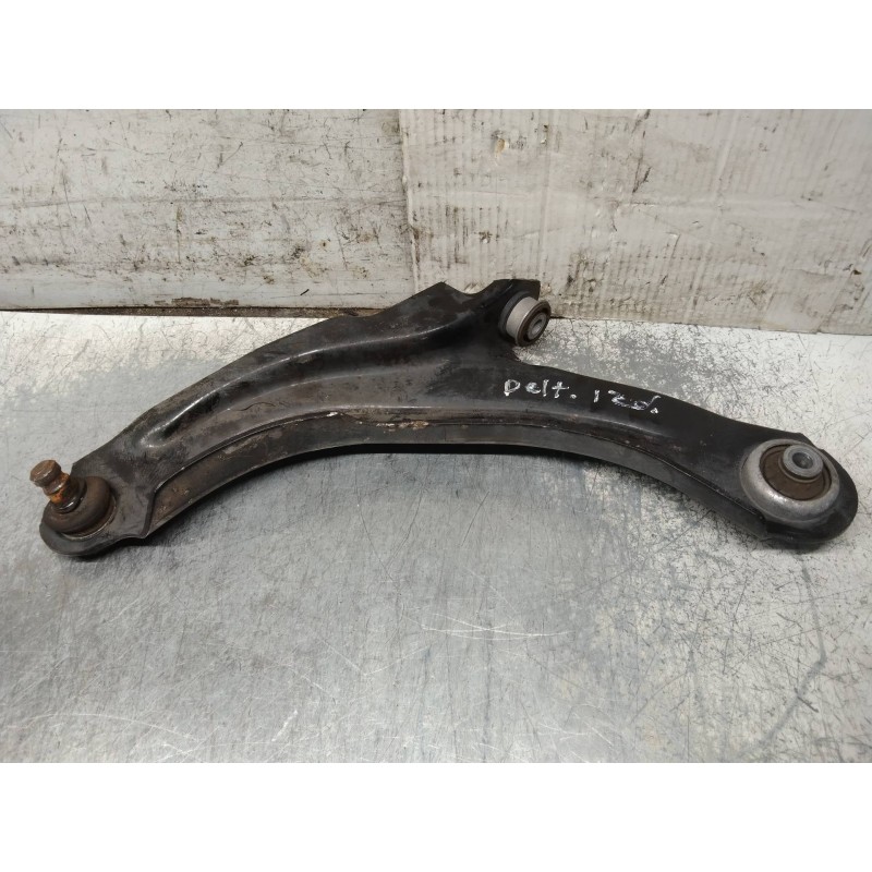 Recambio de brazo suspension inferior delantero izquierdo para renault zoe entry referencia OEM IAM   