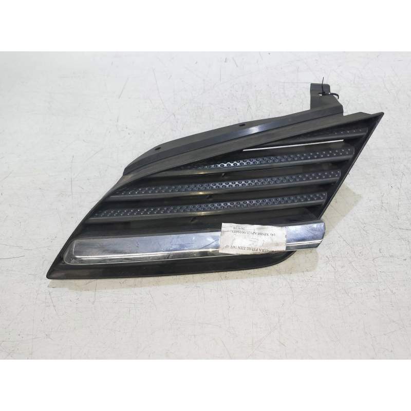 Recambio de rejilla delantera para nissan primera trav. (p12) 2.2 16v turbodiesel cat referencia OEM IAM  IZQUIERDA 