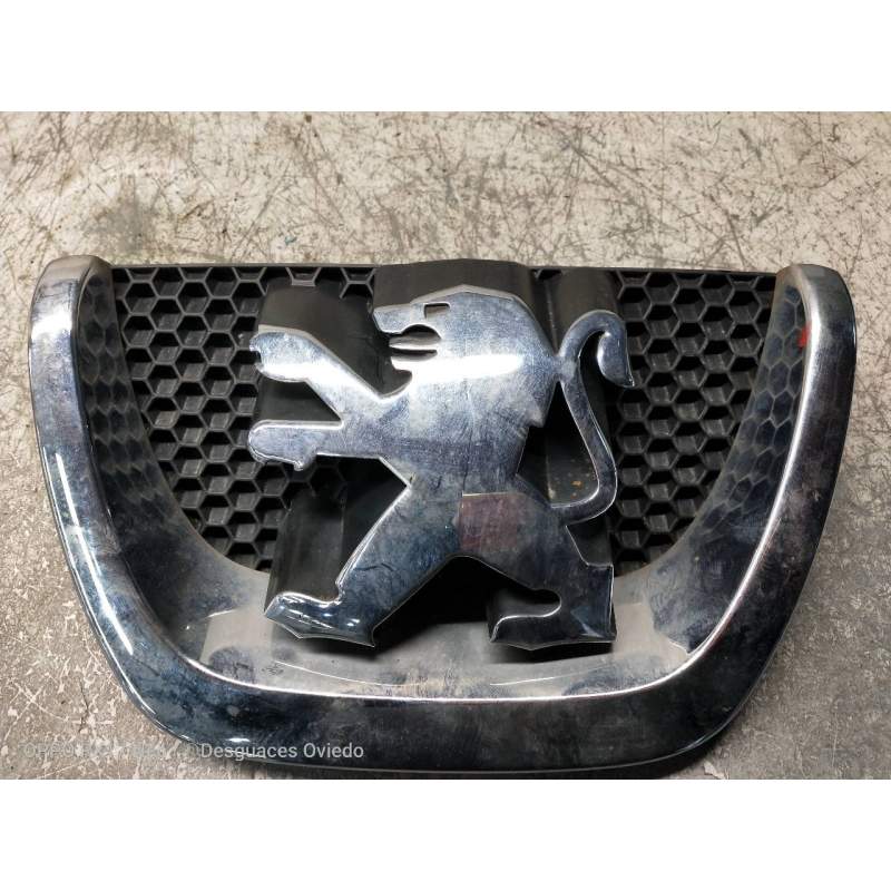 Recambio de rejilla delantera para peugeot 206+ básico referencia OEM IAM   2009