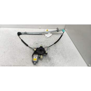 ELEVALUNAS DELANTERO DERECHO 82460H8000 
