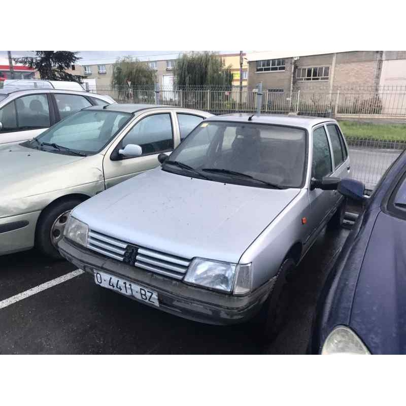 peugeot 205 berlina del año 1998