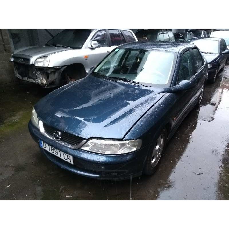 opel vectra b berlina del año 2000