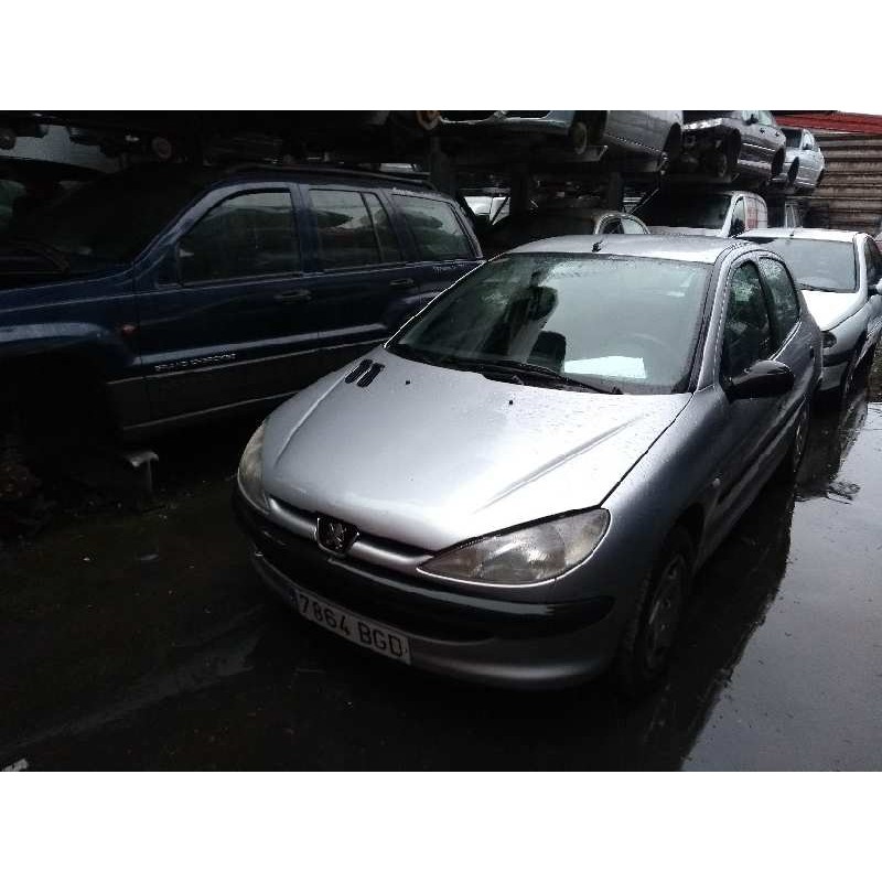 peugeot 206 berlina del año 2001